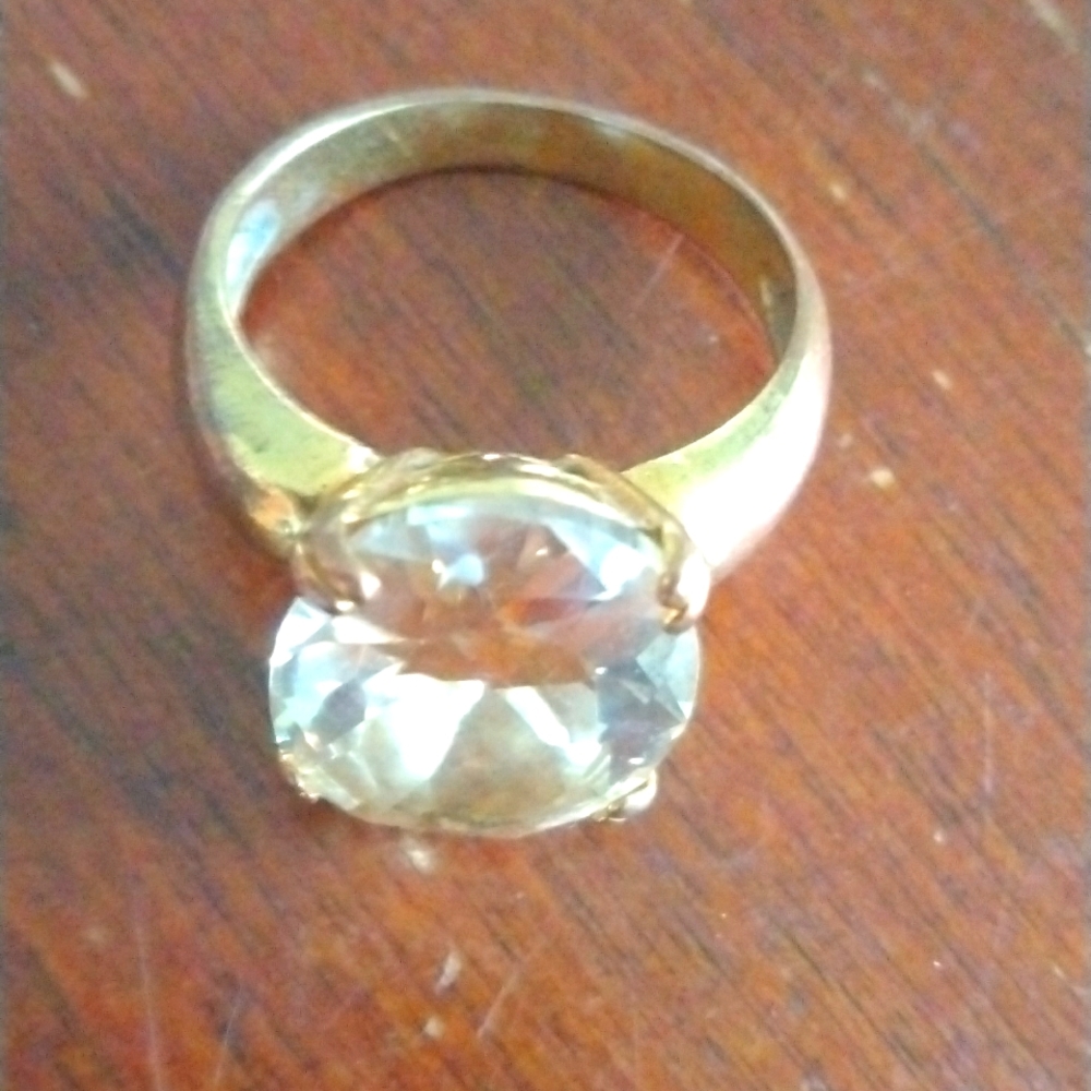 Beautiful crystal cocktail ring